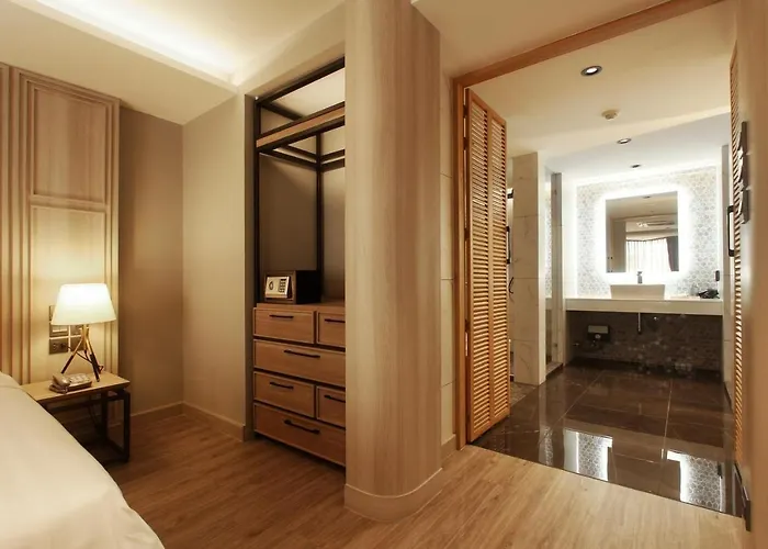 Hotel @nares Bangkok
